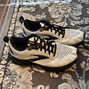 Brooks Women’s Black and White Athletic Shoes